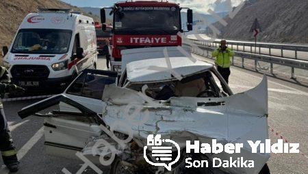 Denizli’de Kamyona Ok Gibi Saplanan Otomobilden Acı Haber: 1 Ölü